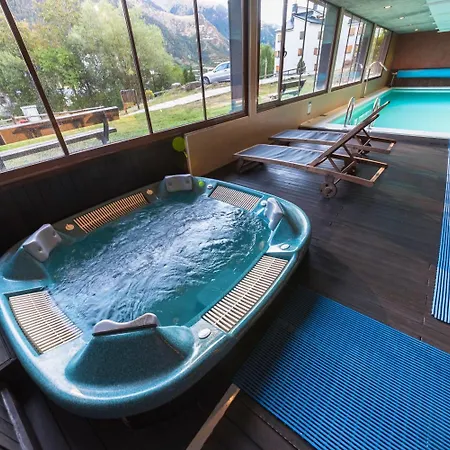 Sarrato Aparthotel 3*